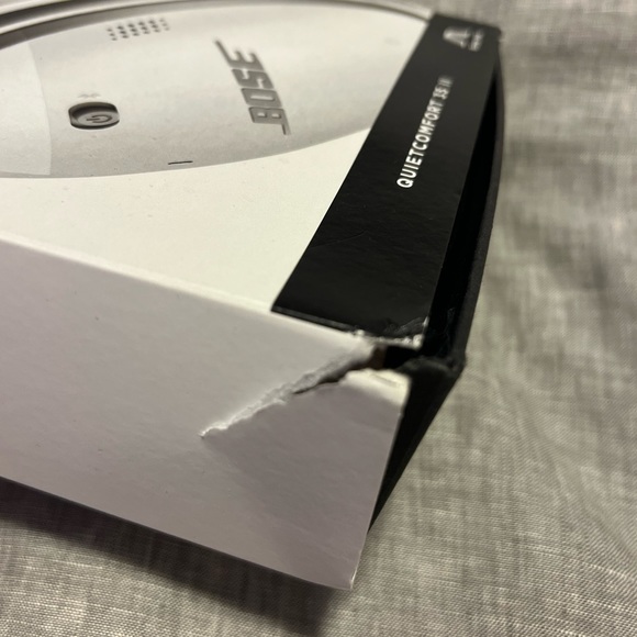 Bose QuietComfort 35 Series II QC35 Wireless Noise Cancelling Headphones Silver - Picture 16 of 16